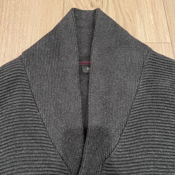 Banana Republic size M sweater - Picture 6 of 7